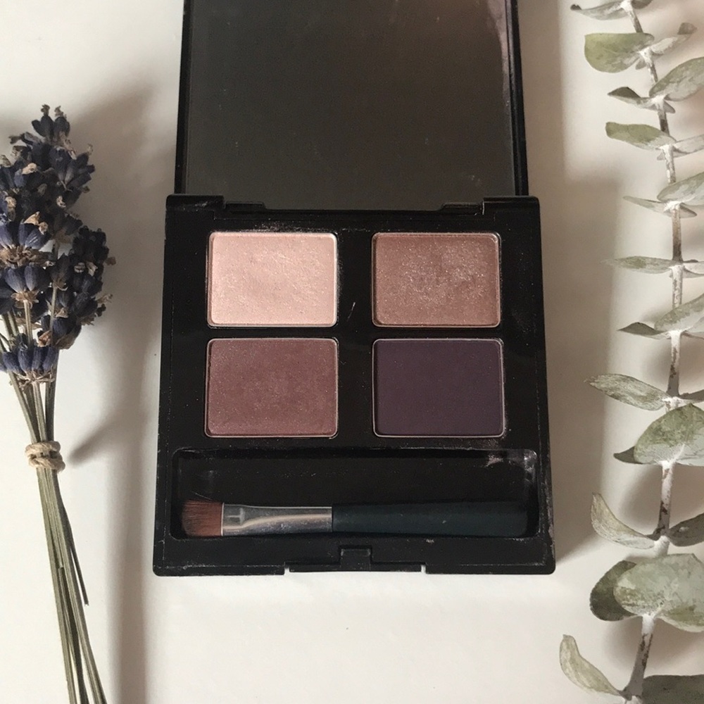 Smoky eyeshadow palette